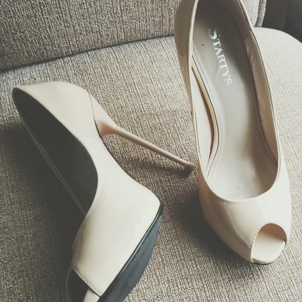 Cream open-toe patent leather stilettos